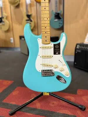 Fender American Vintage II 1957 Stratocaster 2