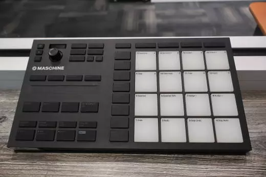 Native Instruments - MIKRO MK3