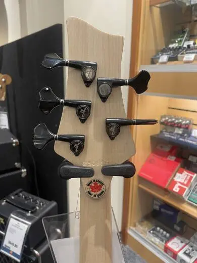 F Bass BN5 2
