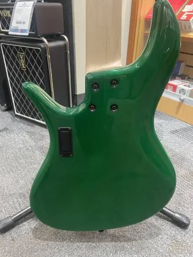 F Bass BN5 2