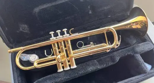 Yamaha Trumpet Outfit - YTR3335 2
