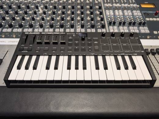 M-Audio Oxygen Pro 61-Key USB MIDI Controller