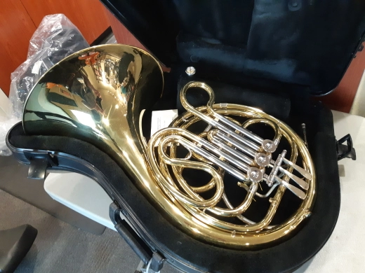 Holton H602 French Horn