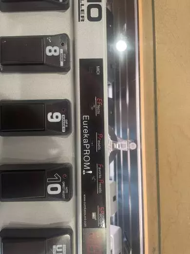 Behringer - FCB1010 2