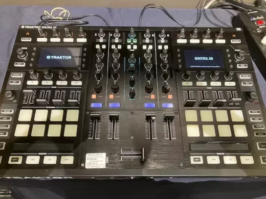 Native Instruments - TRAKTOR KONT S8