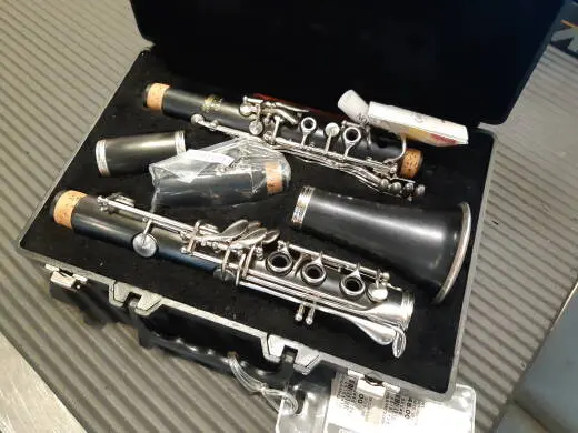 Selmer - CL301 Clarinet