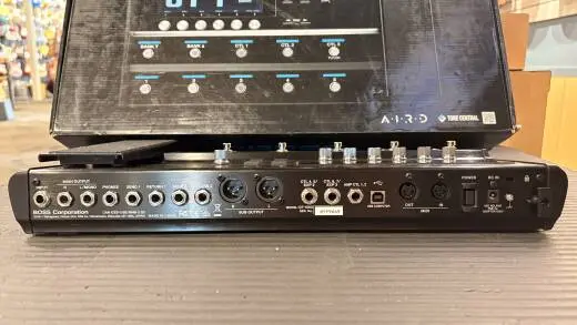 BOSS - GT-1000 2
