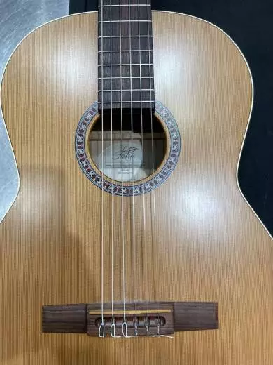 La Patrie Guitars - LP45402 2