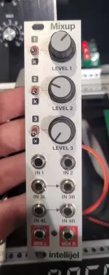 Intellijel - MIXUP-3U