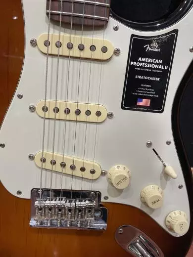 Fender - 011-3900-803 2