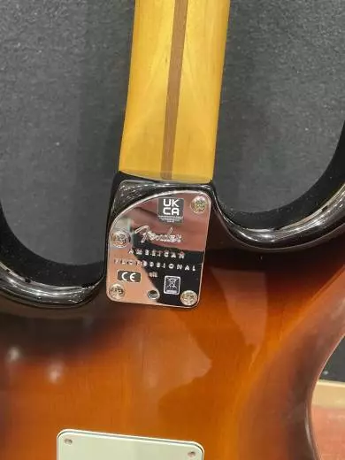 Fender - 011-3900-803 2