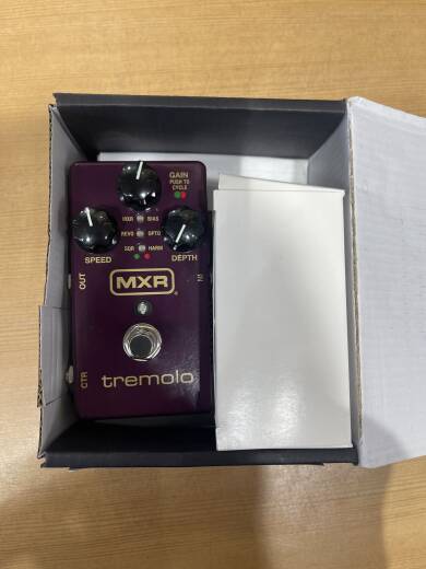 Dunlop MXR Tremolo Pedal | Long & McQuade