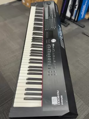 Roland - RD-2000 2