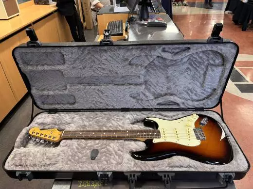 Fender - 011-3900-803 2