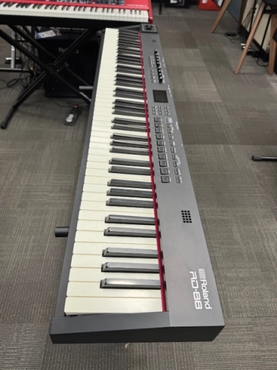 Roland - RD-88 2