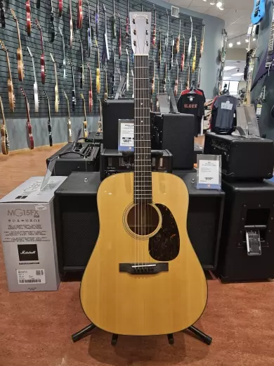 Martin Guitars - D-18 2012