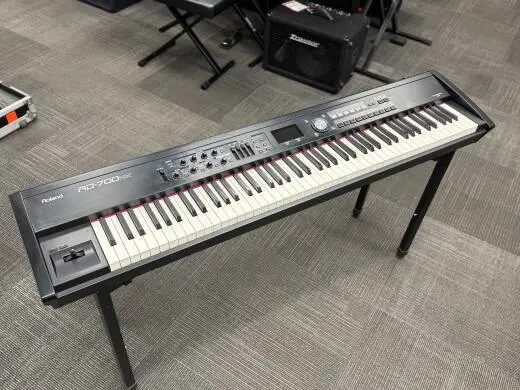 Roland - RD-700NX 2