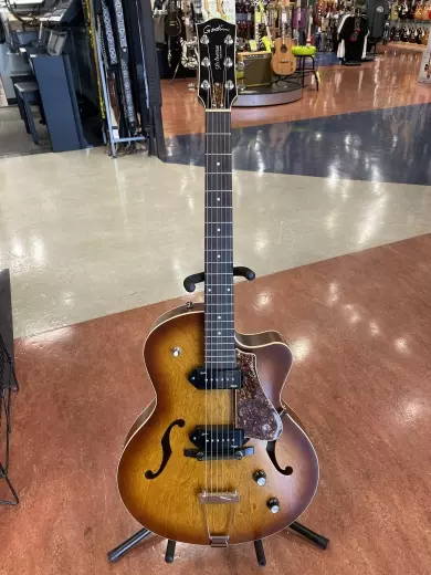 Godin Guitars - G32327