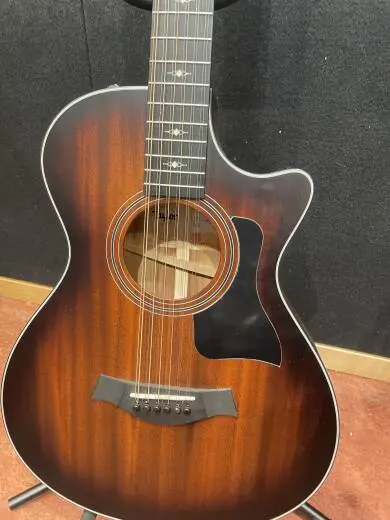Taylor Guitars - 362CE 2