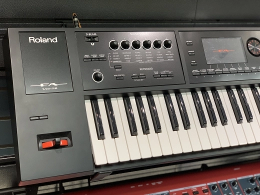 Roland - FA-06 2
