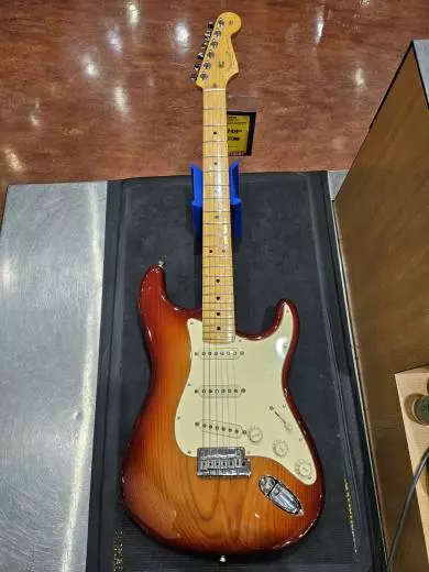 Fender - 011-3902-747 2