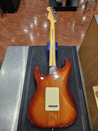 Fender - 011-3902-747 2