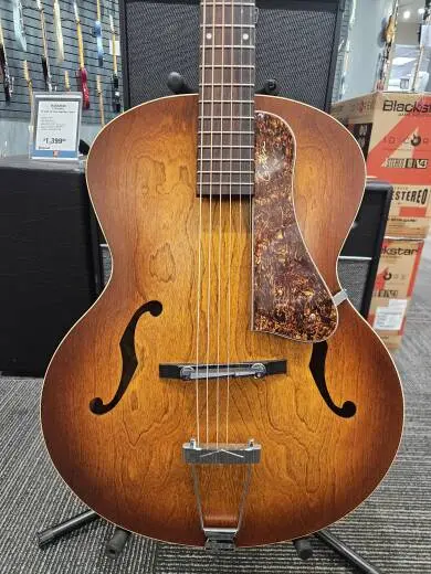 Godin Guitars - G31252