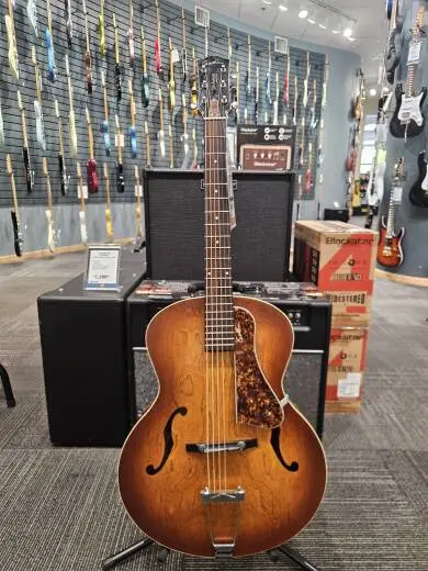 Godin Guitars - G31252 2