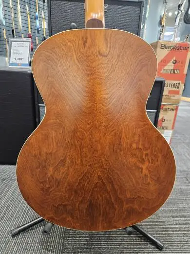 Godin Guitars - G31252 2