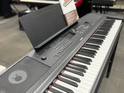 Yamaha - DGX670 B 2