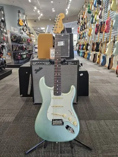 Fender - 011-3900-718
