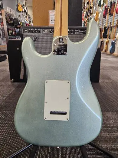 Fender - 011-3900-718 2
