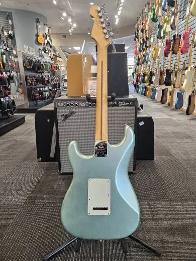 Fender - 011-3900-718 2