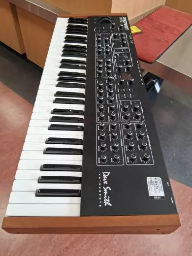 Dave Smith Instruments - PROPHET REV2 8 2