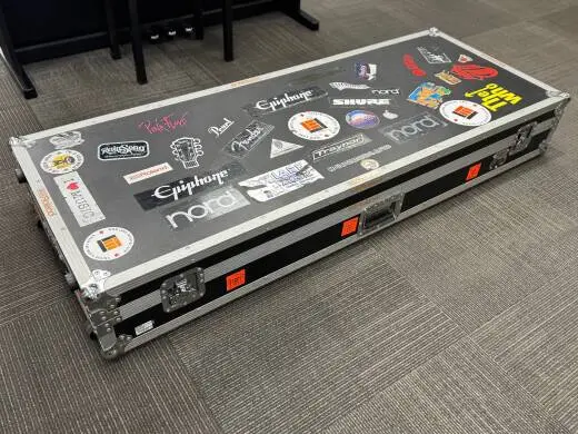 ROAD READY 88 KEYBOARD CASE W/WHEELS 2
