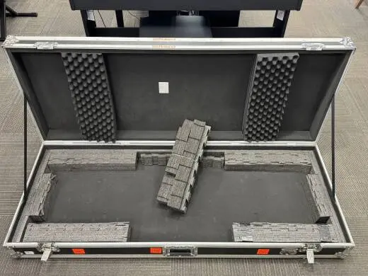 ROAD READY 88 KEYBOARD CASE W/WHEELS 2
