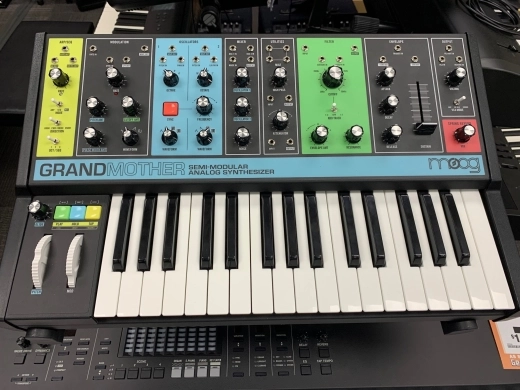 Moog - MOD-GRAND-01 3