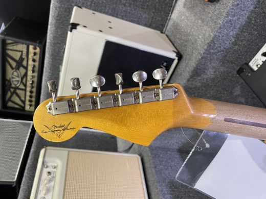 Fender - '57 Stratocaster Relic - Wide-Fade 2-Colour Sunburst 4