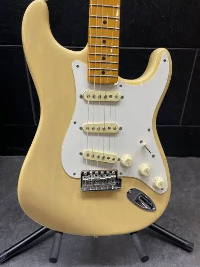 Fender - 011-0232-807 2