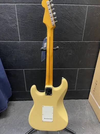 Fender - 011-0232-807 2