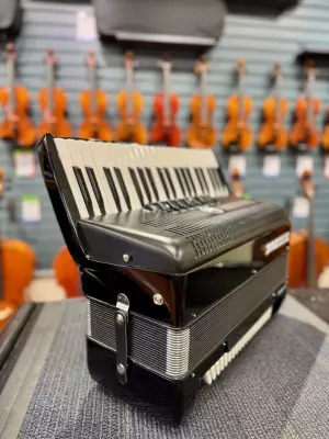 Hohner - BRAVO III 120 B 3