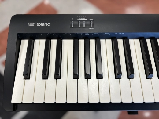 Roland - FP-10-BK 2