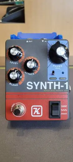 Synth-1 Reverse Attack Fuzz Wave Pedal