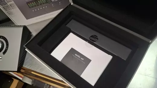 Universal Audio - UA-APX4 2