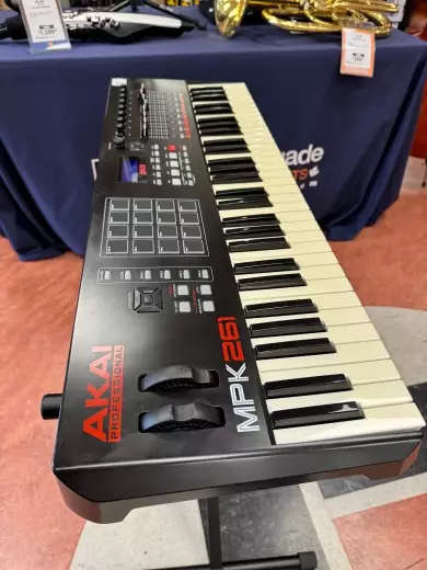 Akai - MPK261 2