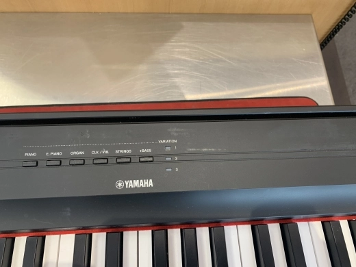 Yamaha - P125 B 3