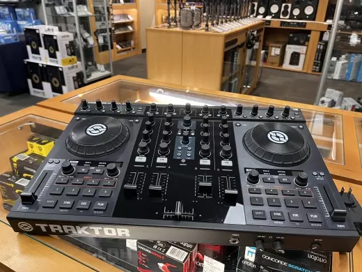 Native Instruments - TRAKTOR KONT S4