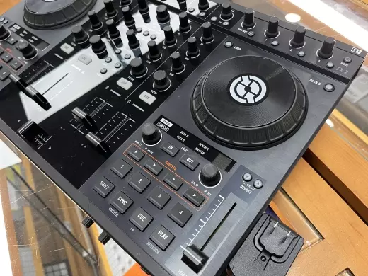 Native Instruments - TRAKTOR KONT S4 3