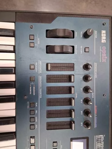 Korg - OPSIX 2