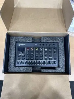 Roland - T-8